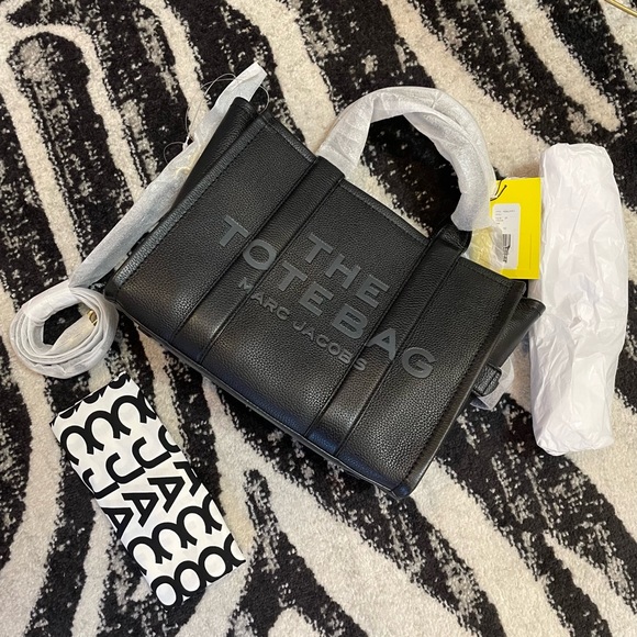 Marc Jacobs Leather Small Tote Bag - Picture 3 of 12